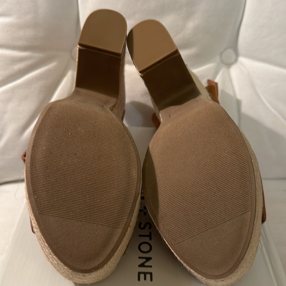 NWT “Sun & Stone” Cognac suede sandals with woven trim - Picture 4 of 5